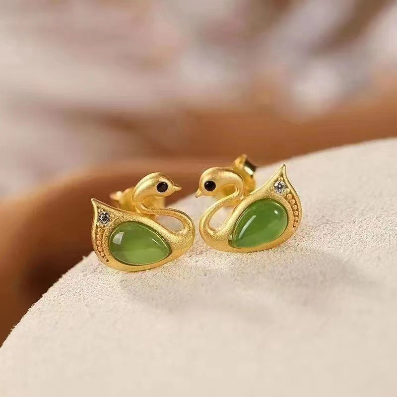 Romantic Gold Earring for Special Moments