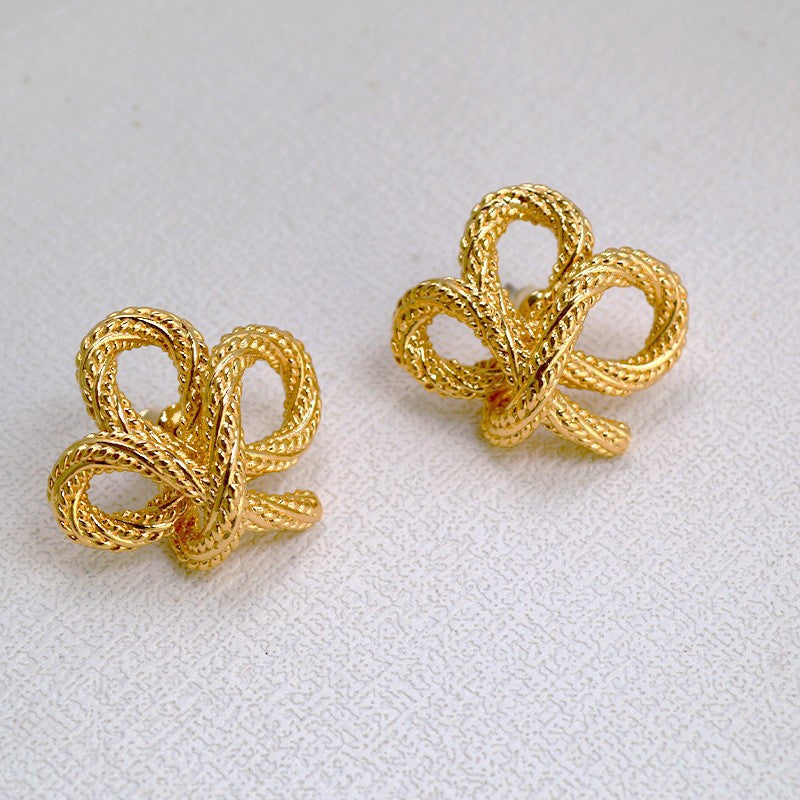 Elegant Gold Earring for Every Occasion