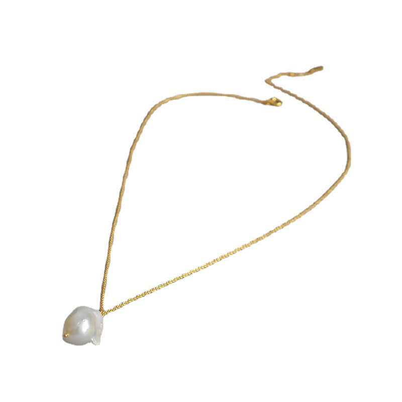 Beautiful Pearl Necklace with Unique Style