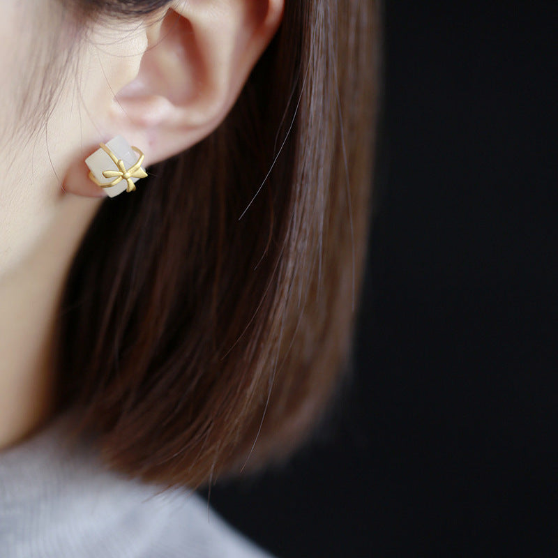 Romantic Gold Earring for Special Moments