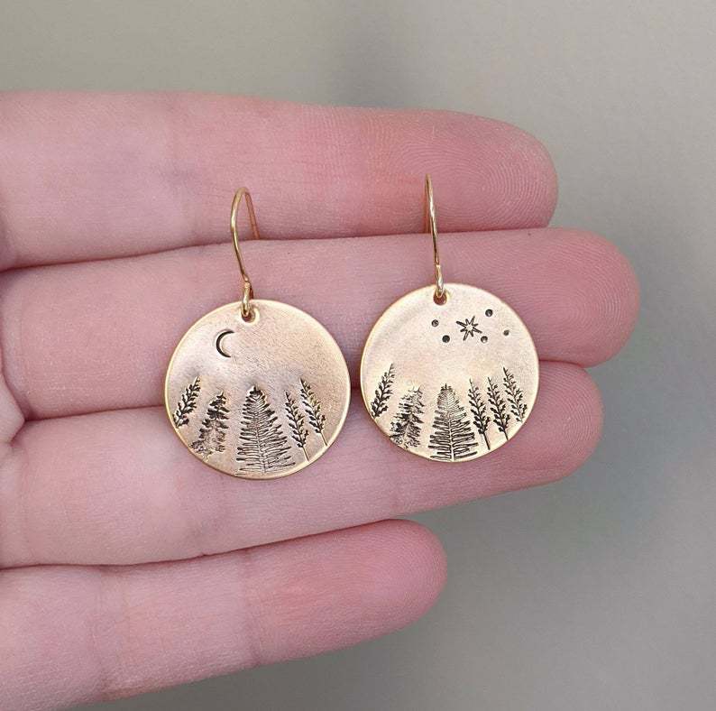 Romantic Gold Earring for Special Moments
