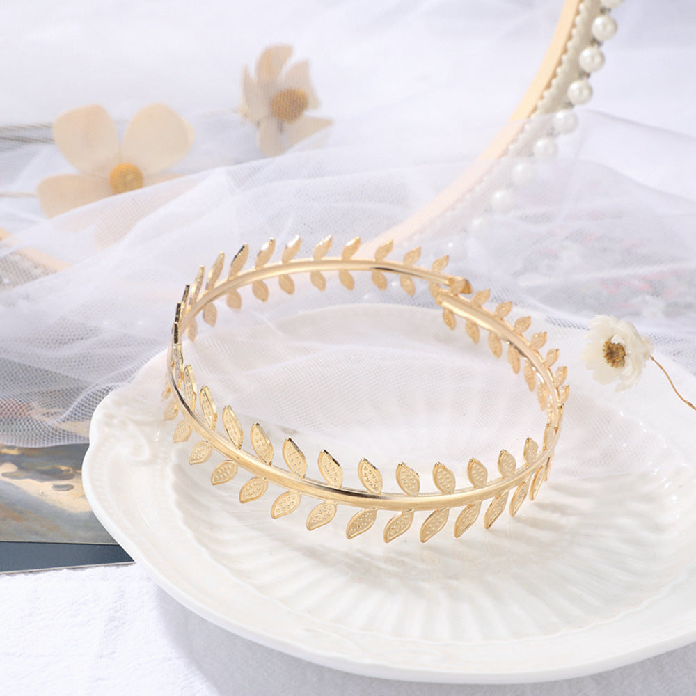 Stunning Gold Bracelet for Daily Wear