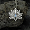 Classic Silver Necklace with Timeless Appeal