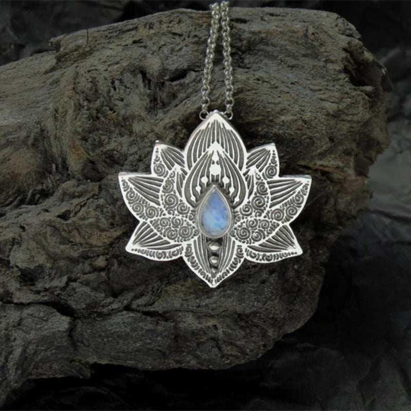 Stunning Silver Necklace for Daily Wear