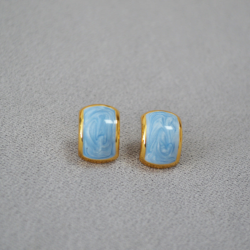 Delicate Artisan Gold Earring