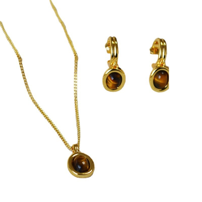 Classic Necklace with Timeless Appeal