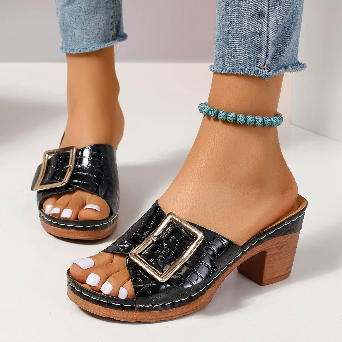 Graceful Orthopedic Sandals for Modern Look