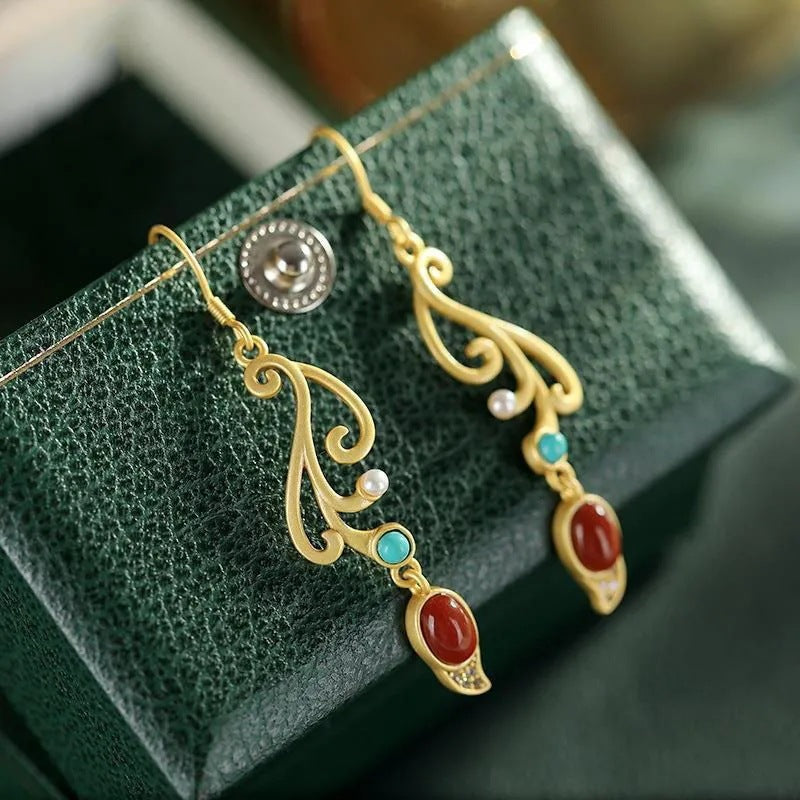 Romantic Gold Earring for Special Moments