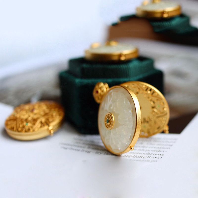 Elegant Pendant for Every Occasion