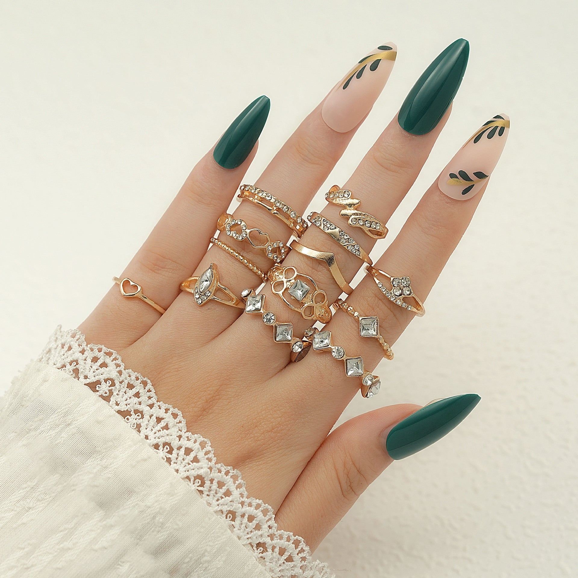 Charming Gold Ring for Any Occasion