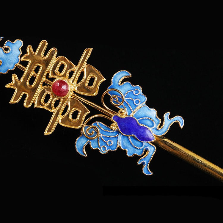 Charming Piece for Any Occasion