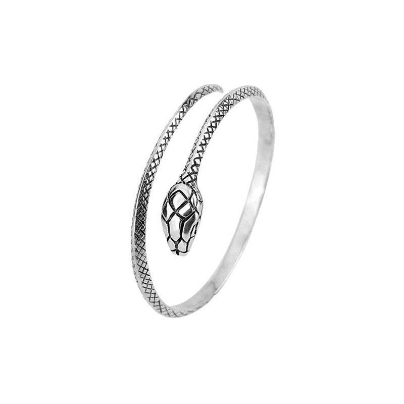 Classic Silver Bracelet with Timeless Appeal