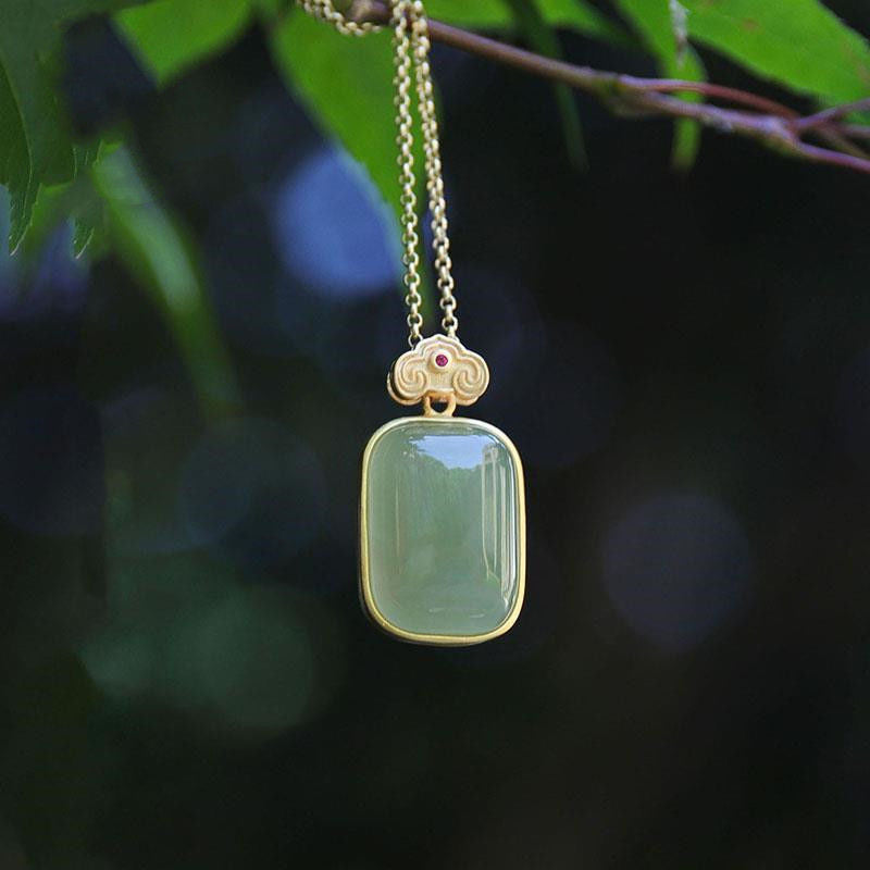 Stunning Gold Necklace for Daily Wear