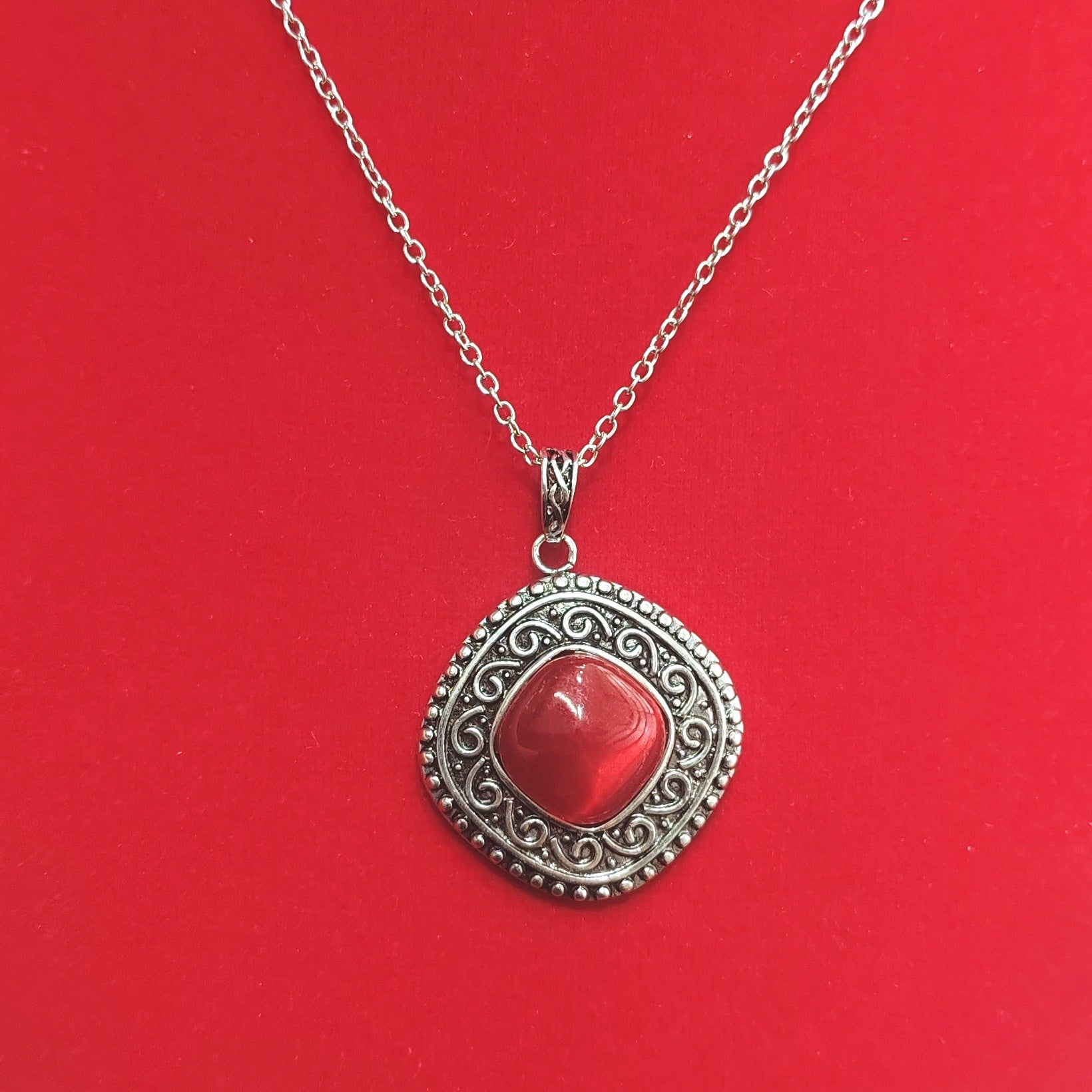 Stunning Necklace for Daily Wear