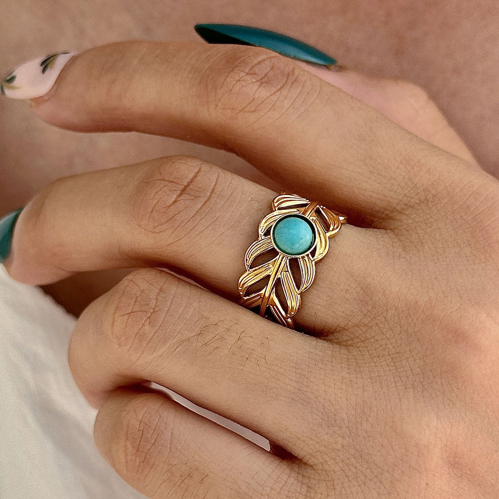 Classic Gold Ring with Timeless Appeal
