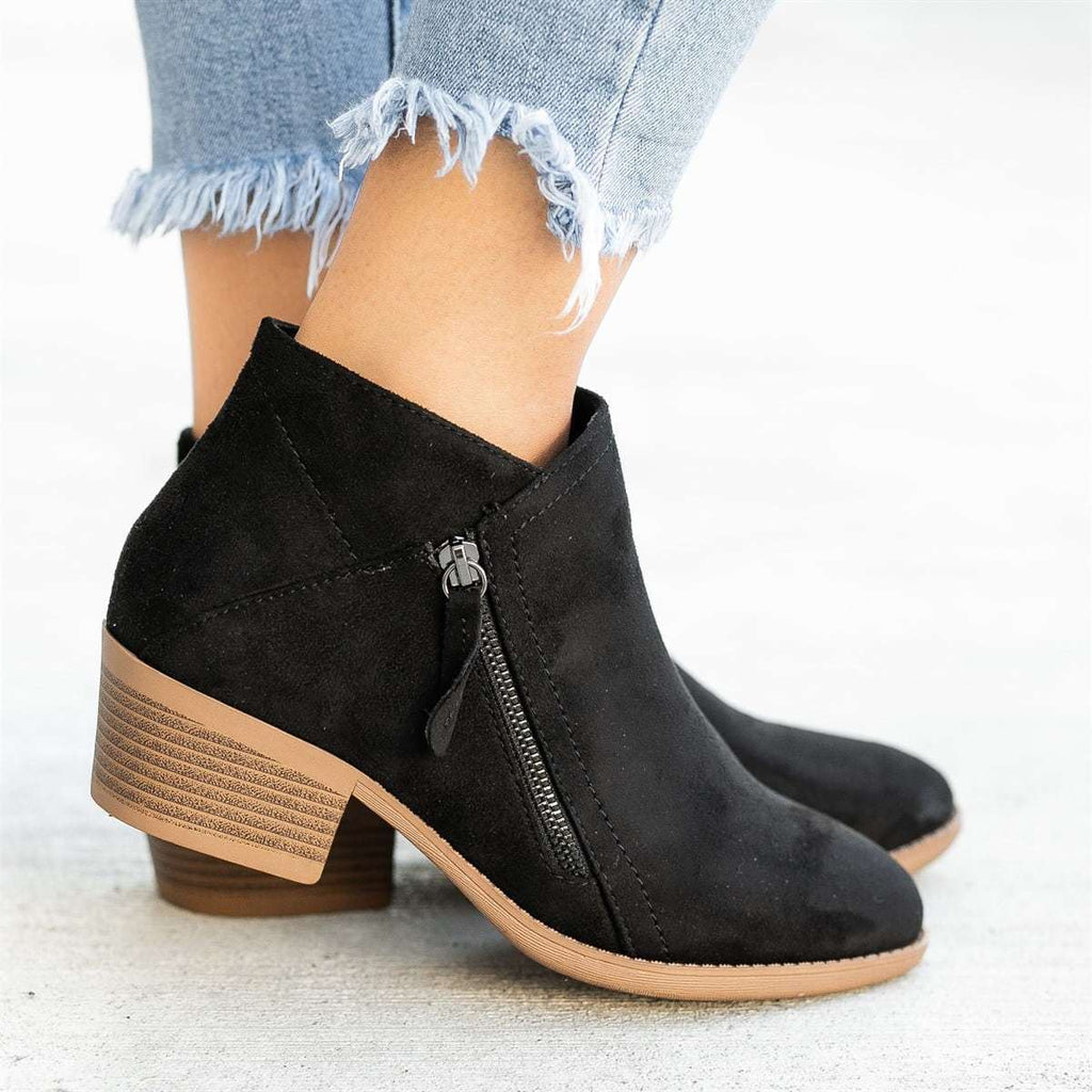 Comfortable Orthopedic Boots for Daily Wear