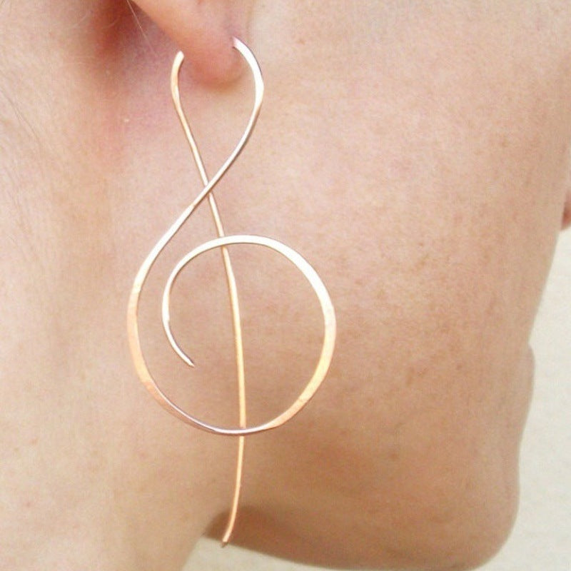 Classic Gold Earring with Timeless Appeal