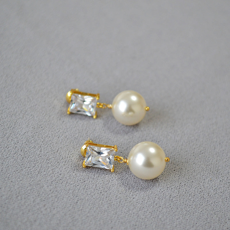 Elegant Silver Earring for Every Occasion