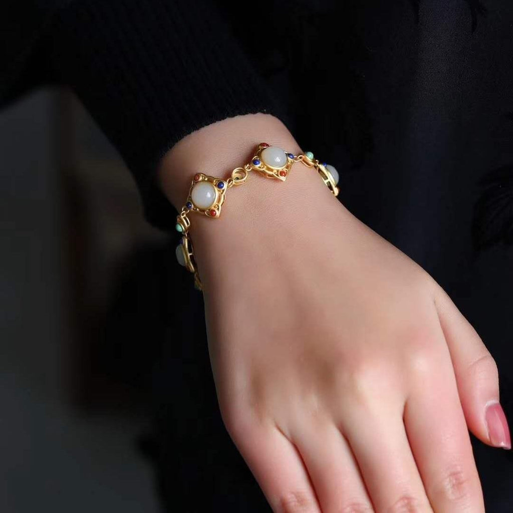 Stunning Silver Bracelet for Daily Wear