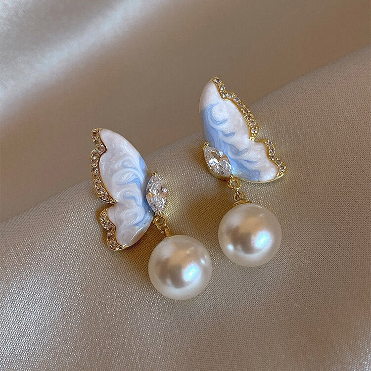 Stunning Pearl Earring for Daily Wear