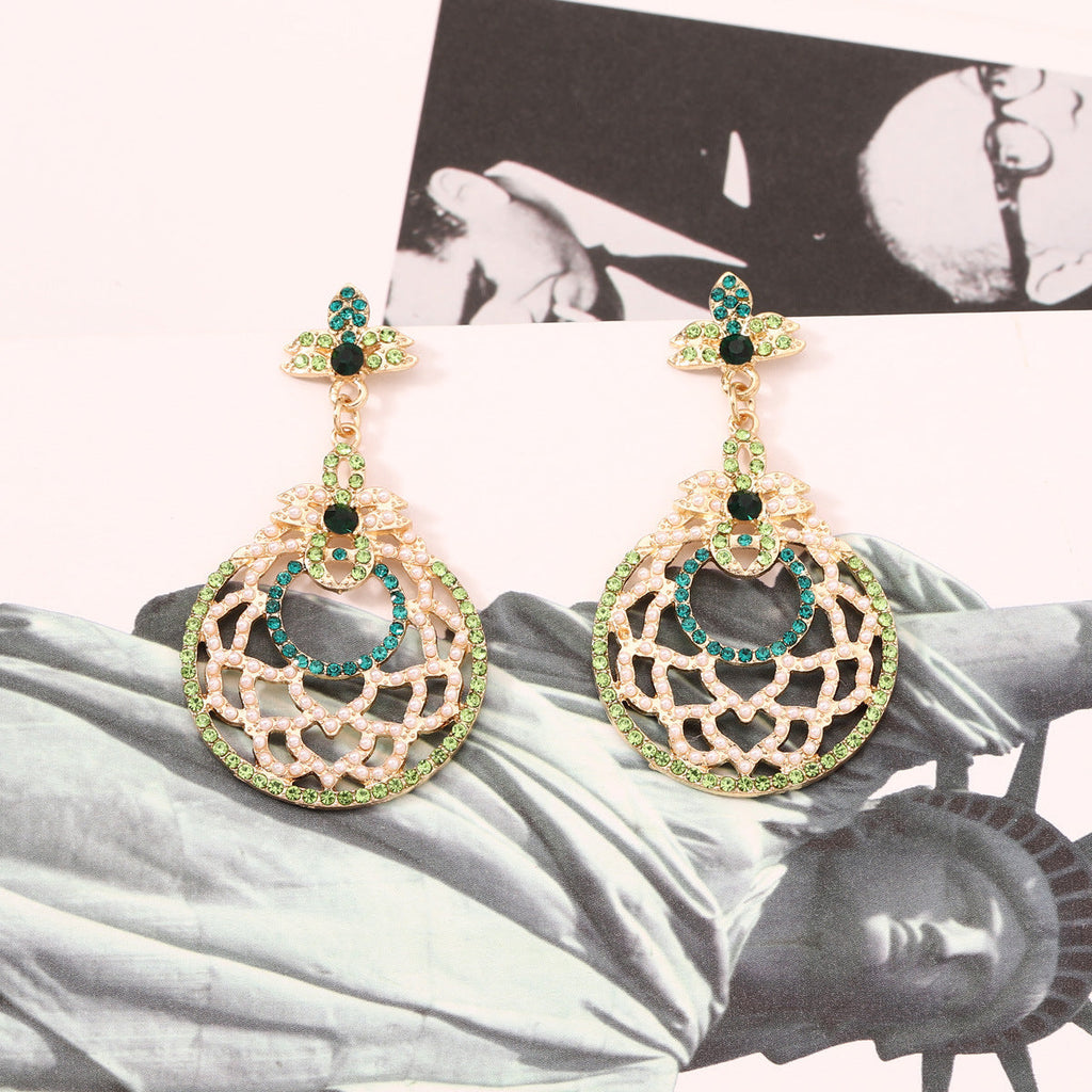 Charming Earring for Any Occasion