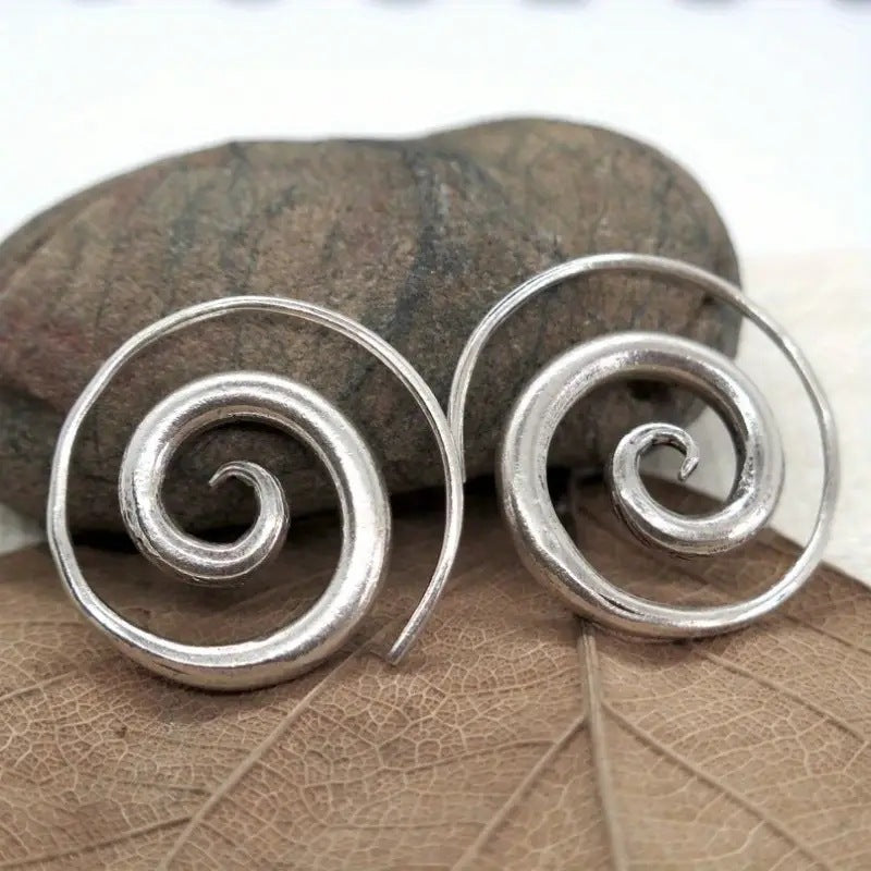 Charming Silver Earring for Any Occasion