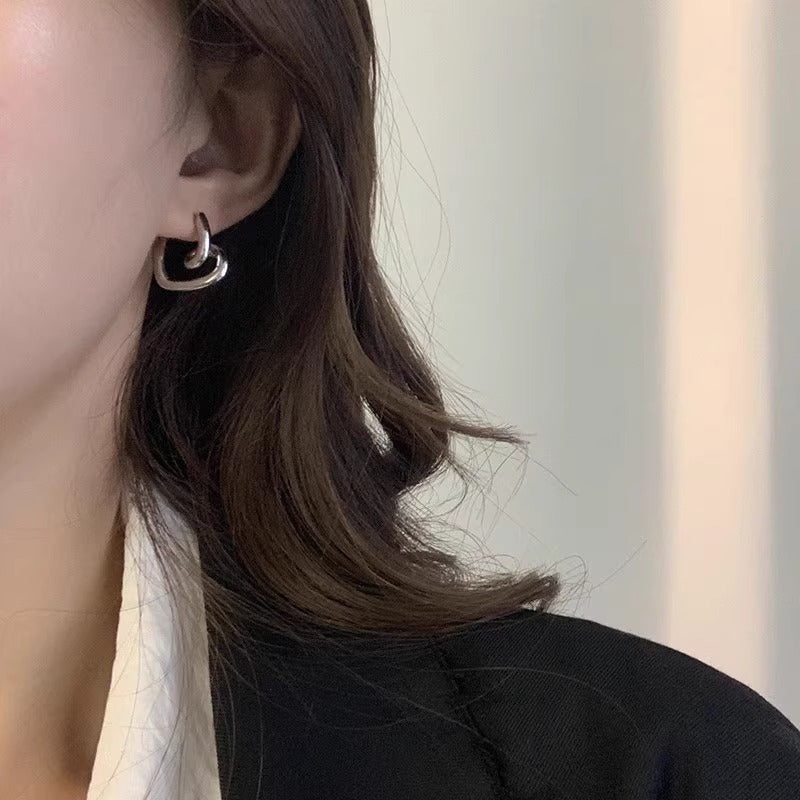 Charming Earring for Any Occasion