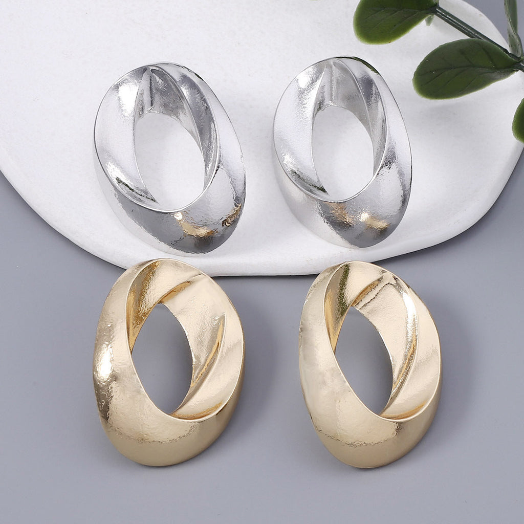 Charming Earring for Any Occasion