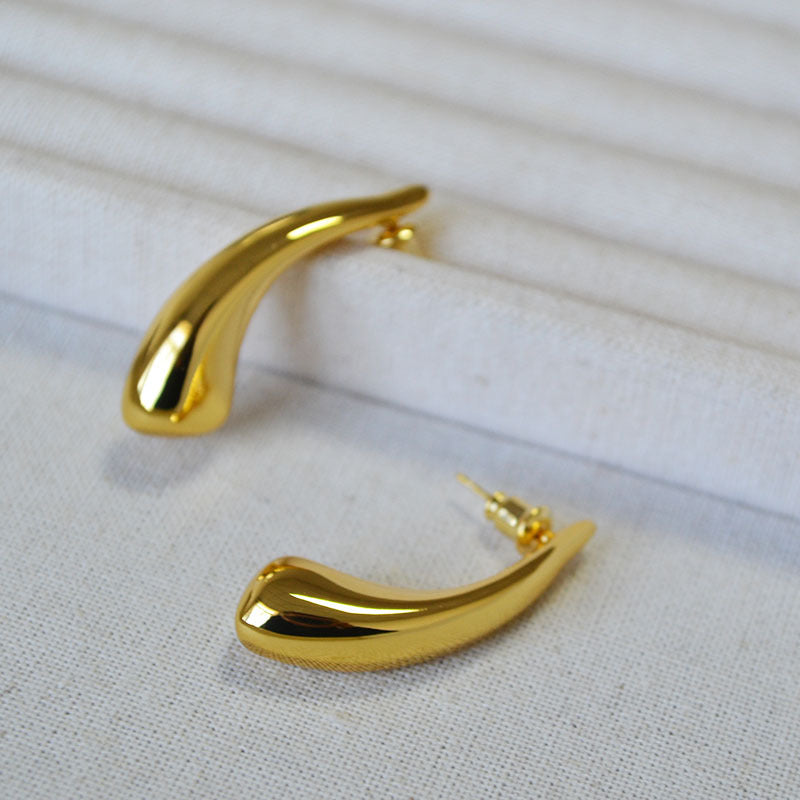 Charming Gold Earring for Any Occasion