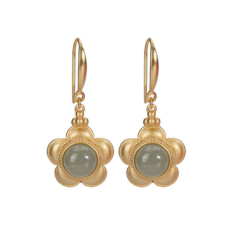 Romantic Gold Earring for Special Moments