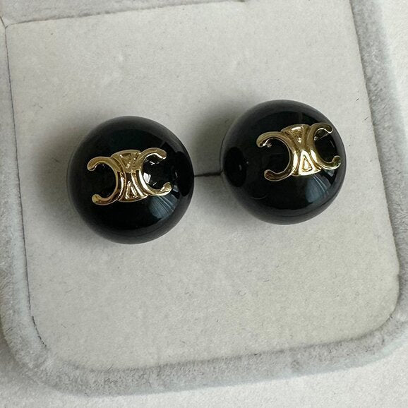 Classic Earring with Timeless Appeal