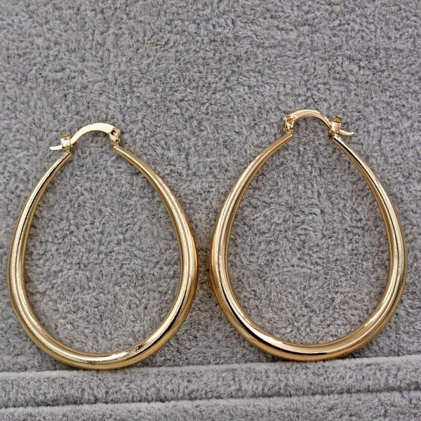 Classic Silver Earring with Timeless Appeal