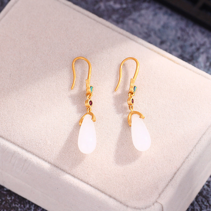 Romantic Gold Earring for Special Moments