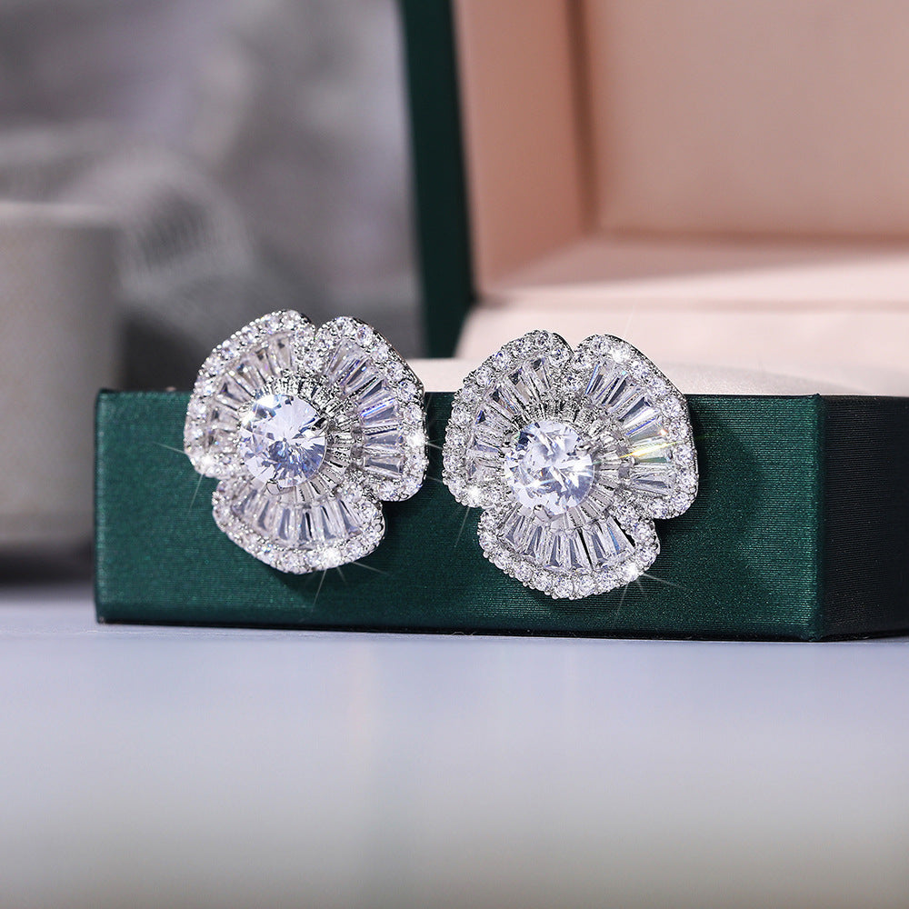 Stunning Earring for Daily Wear