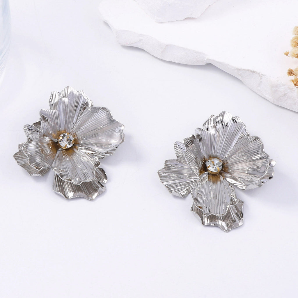 Classic Earring with Timeless Appeal
