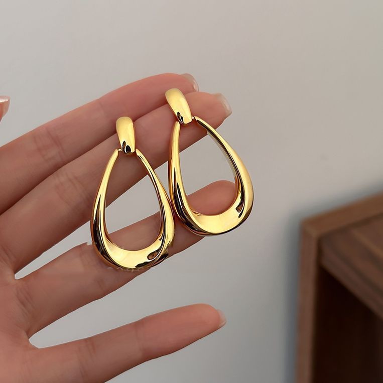Classic Earring with Timeless Appeal
