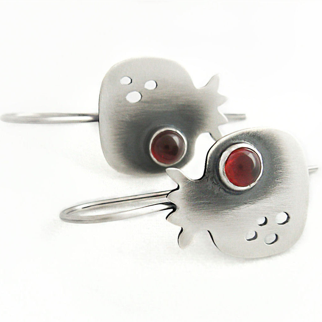 Charming Silver Earring for Any Occasion