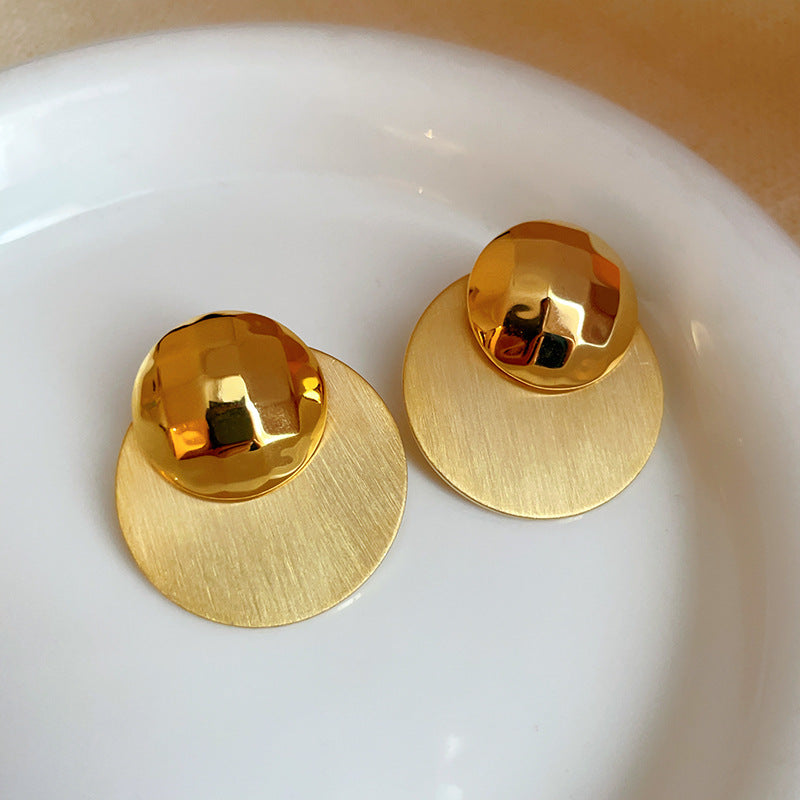 Elegant Gold Earring for Every Occasion