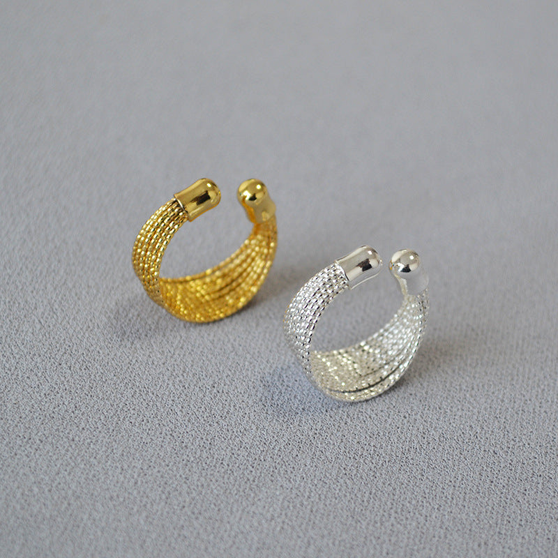 Classic Gold Ring with Timeless Appeal