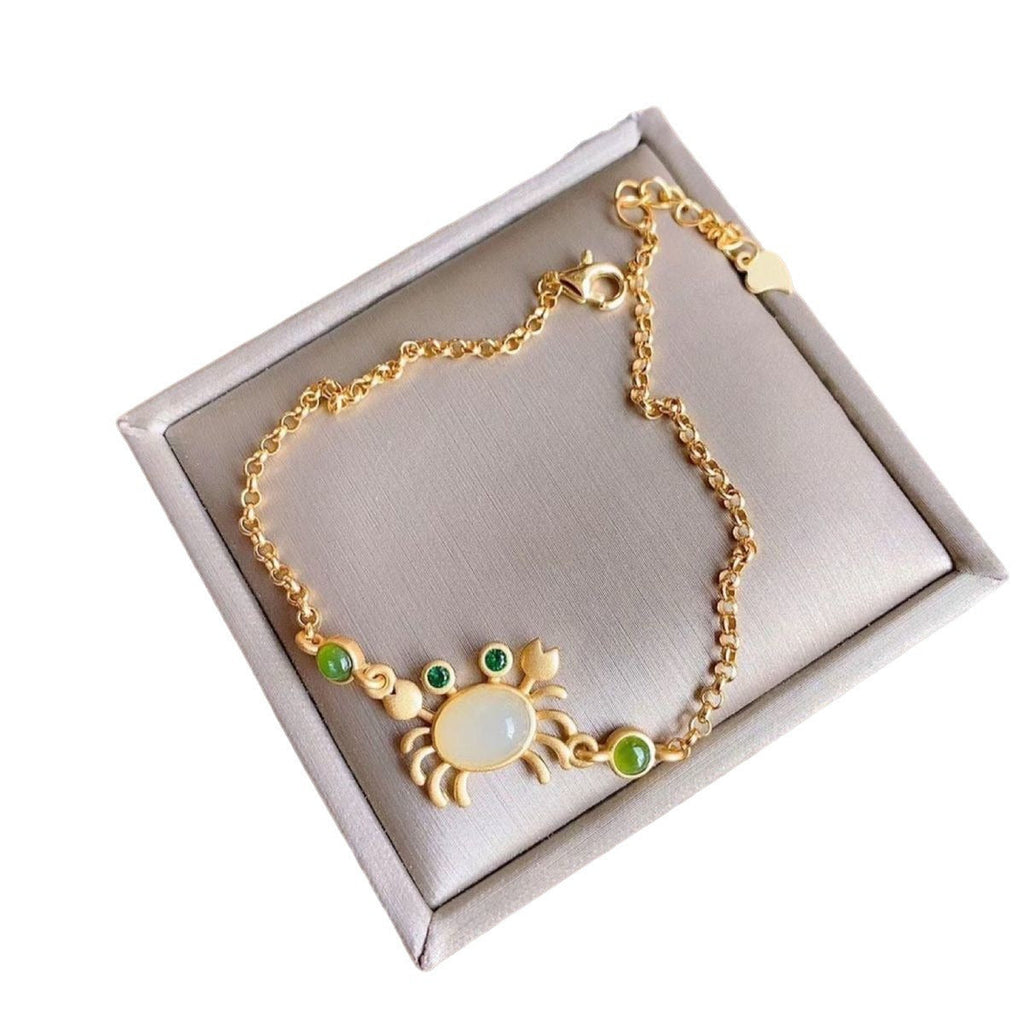 Romantic Gold Bracelet for Special Moments