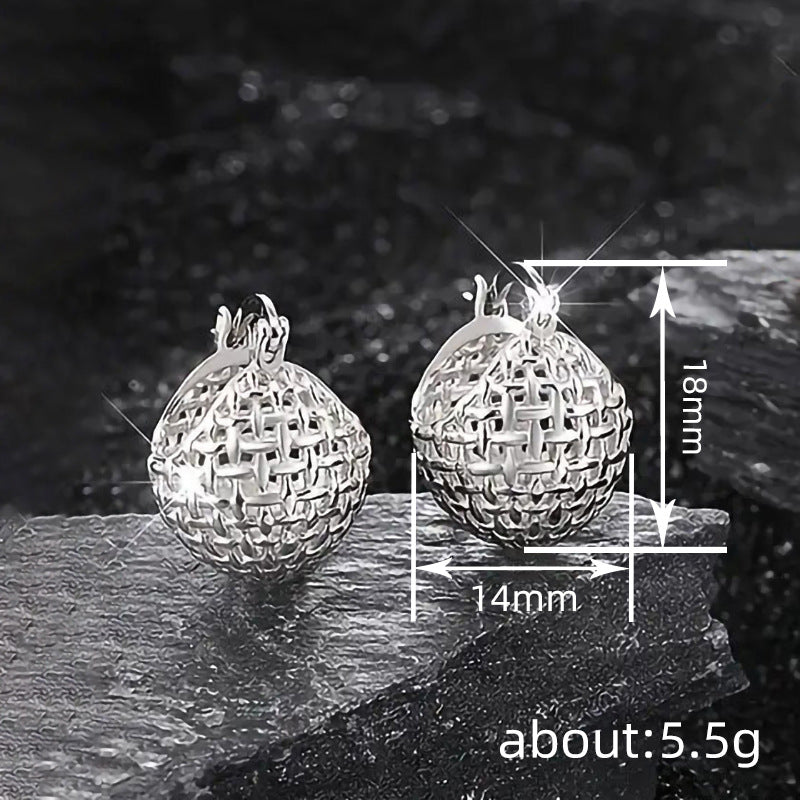 Charming Piece for Any Occasion