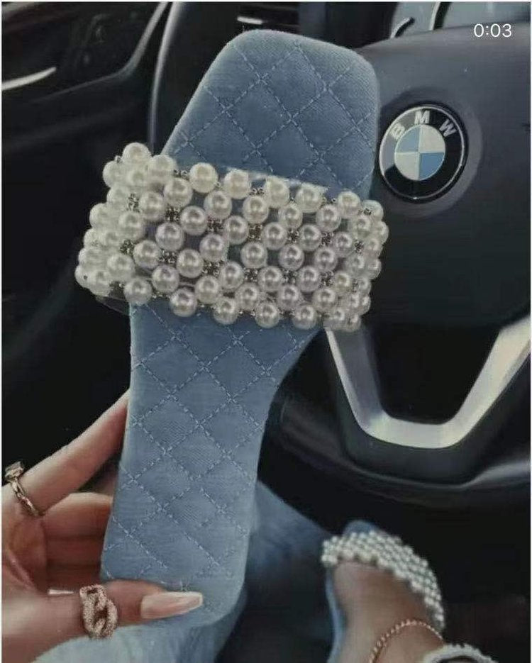 Graceful Orthopedic Sandals for Modern Look