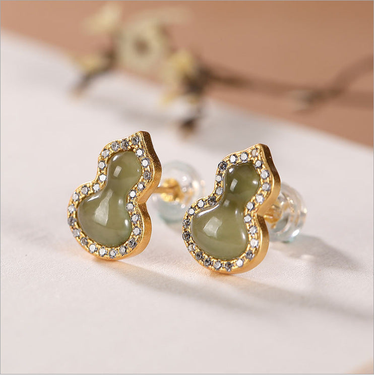 Classic Gold Earring with Timeless Appeal