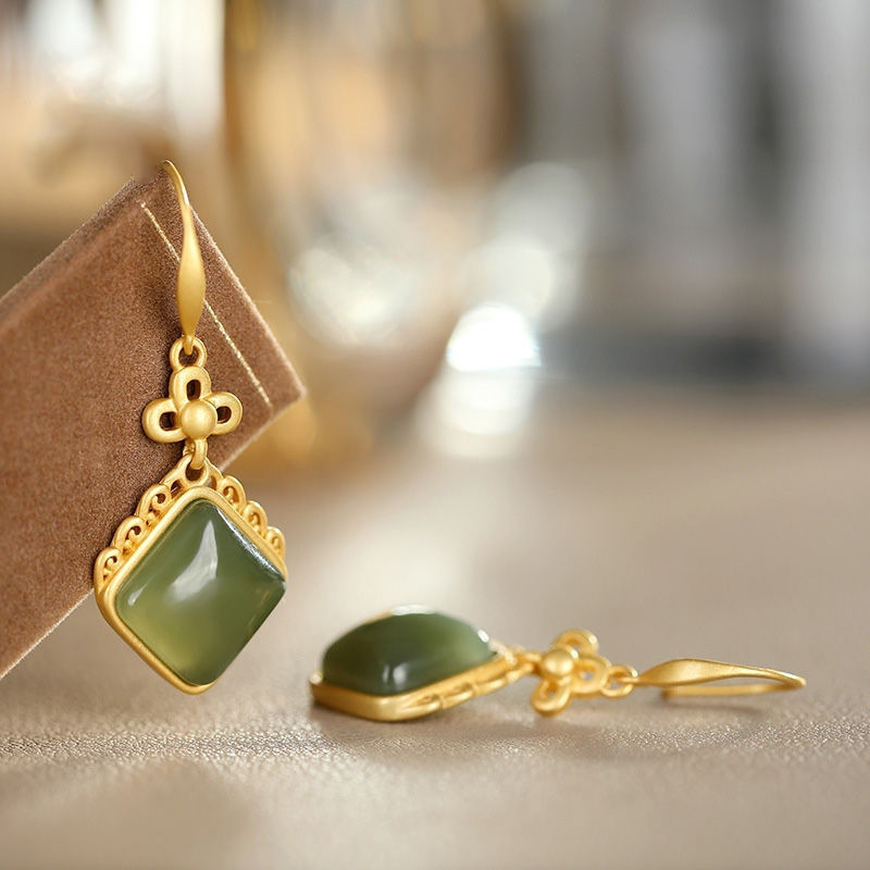 Beautiful Gold Earring with Unique Style