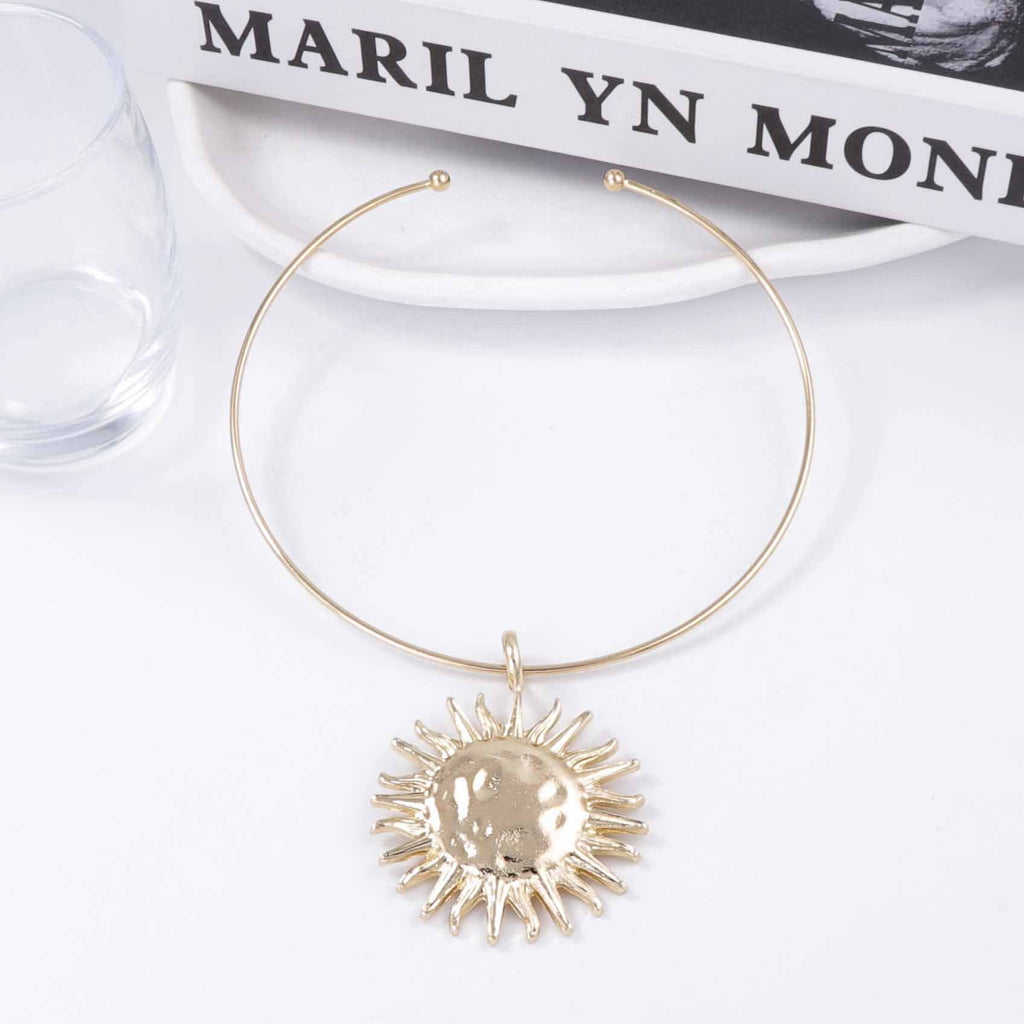 Stunning Necklace for Daily Wear