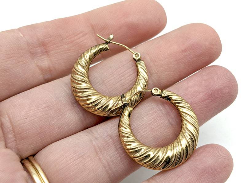 Stunning Earring for Daily Wear