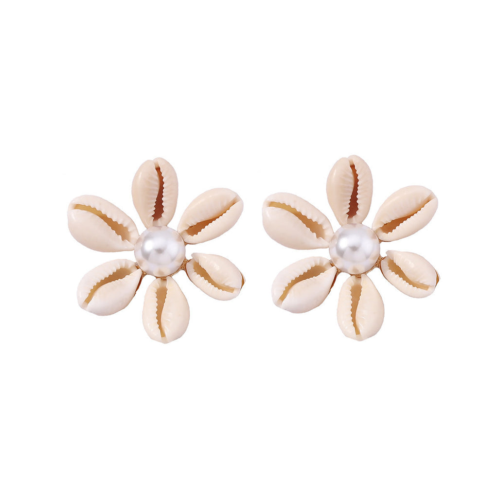 Charming Pearl Earring for Any Occasion
