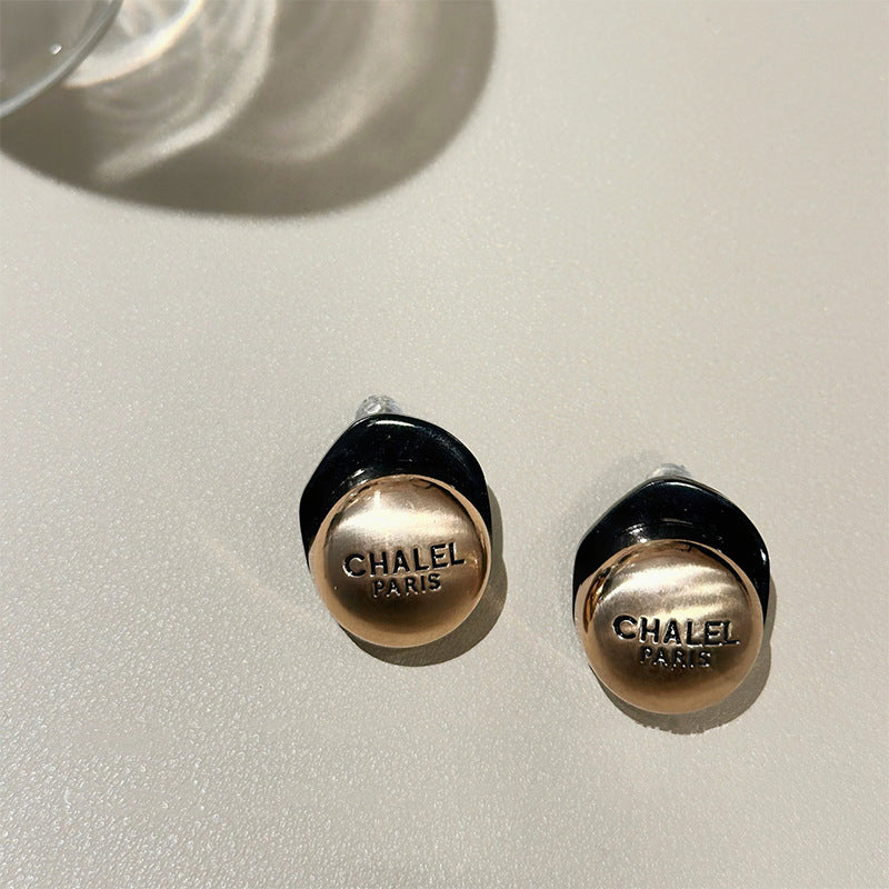Stunning Gold Earring for Daily Wear