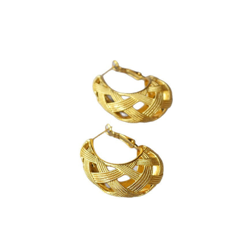 Elegant Gold Earring for Every Occasion