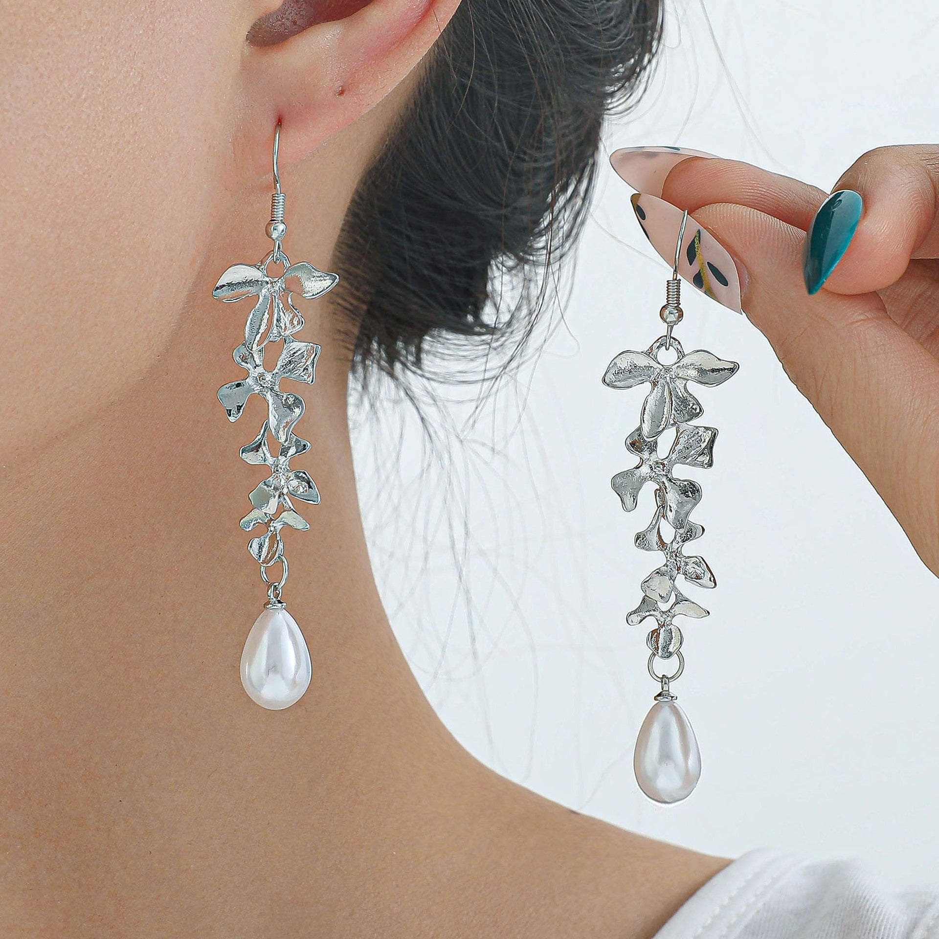 Classic Pearl Earring with Timeless Appeal